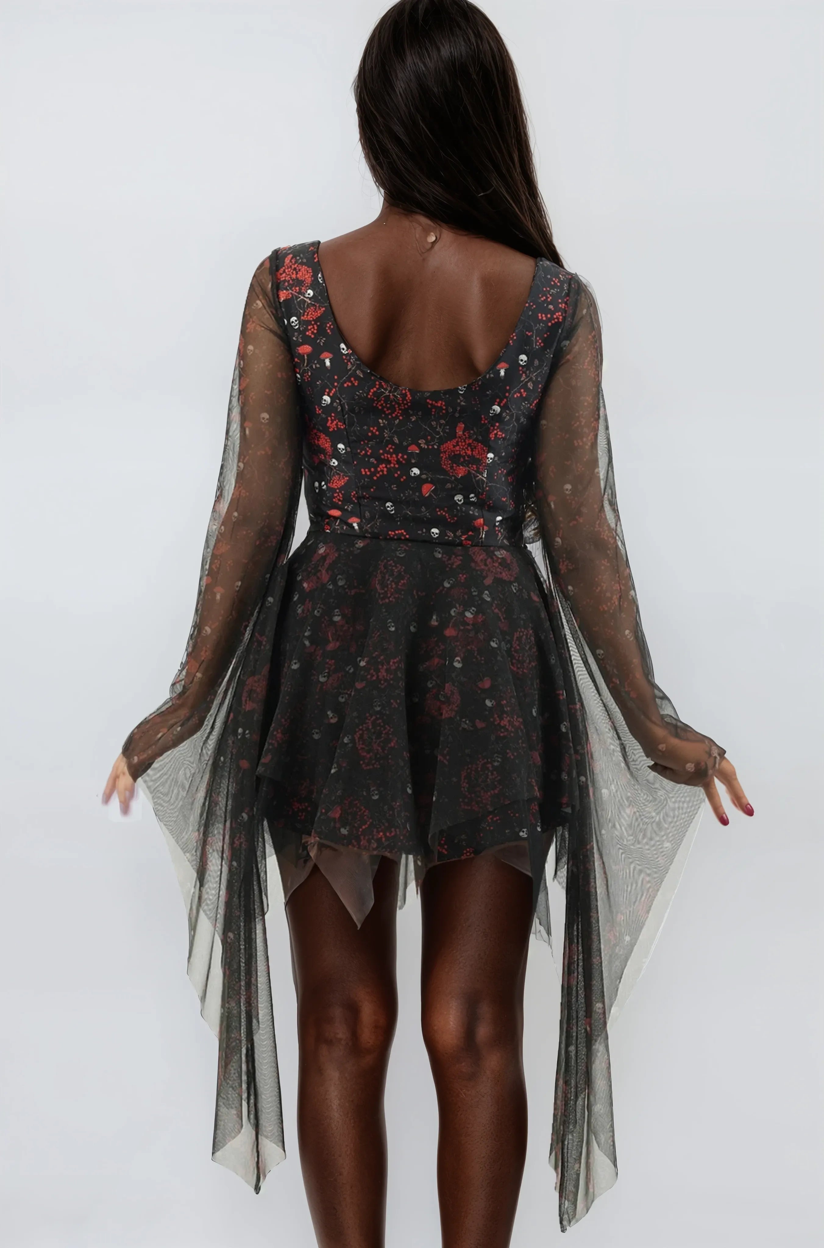 Robe Hayami d'inspiration gothique à tête de mort